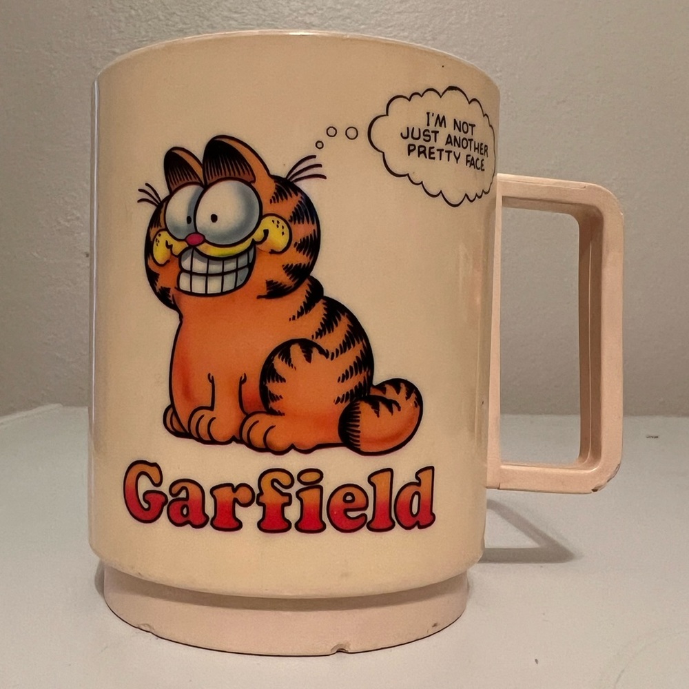 Deka Garfield Double Sided Plastic Mug